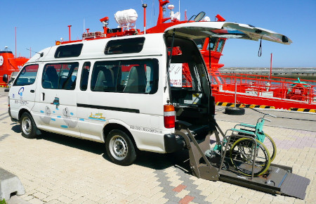 車いす送迎車両